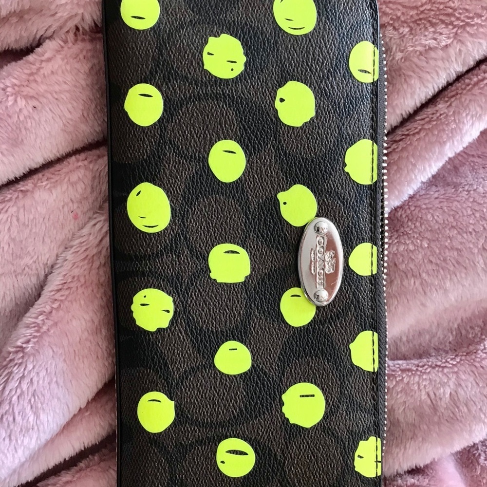 Coach wallet. Rare. Authentic. - Picture 4 of 7